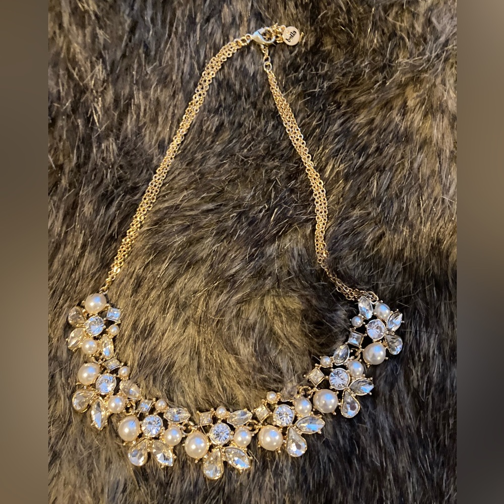 Bella gold tone short necklace with crystals and pearls festive and beautiful